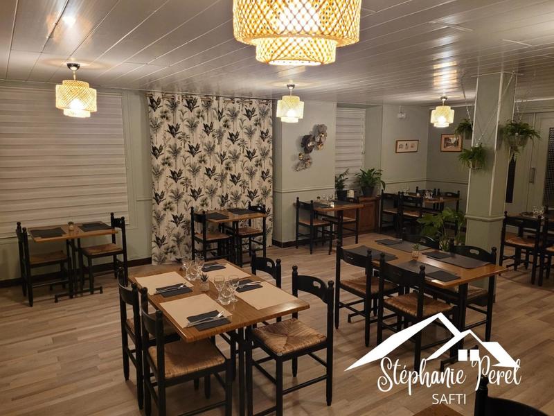 Local commercial - 166 m² - 4 pièces