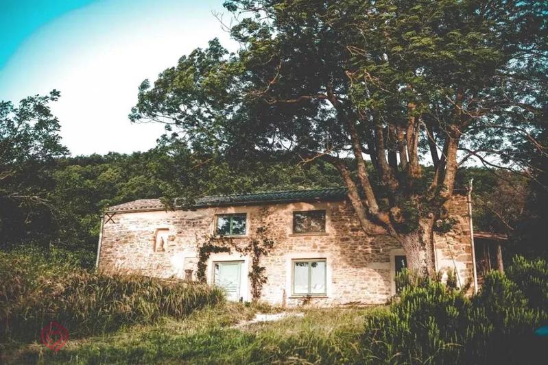 Propriété - 207 m² - 12 pièces