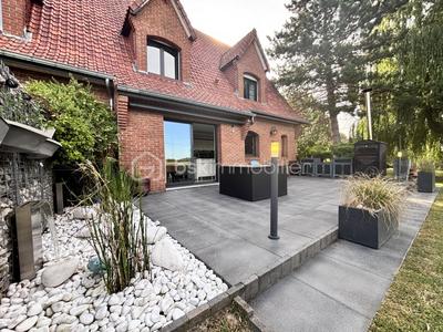 Pavillon - 199 m² - 9 pièces