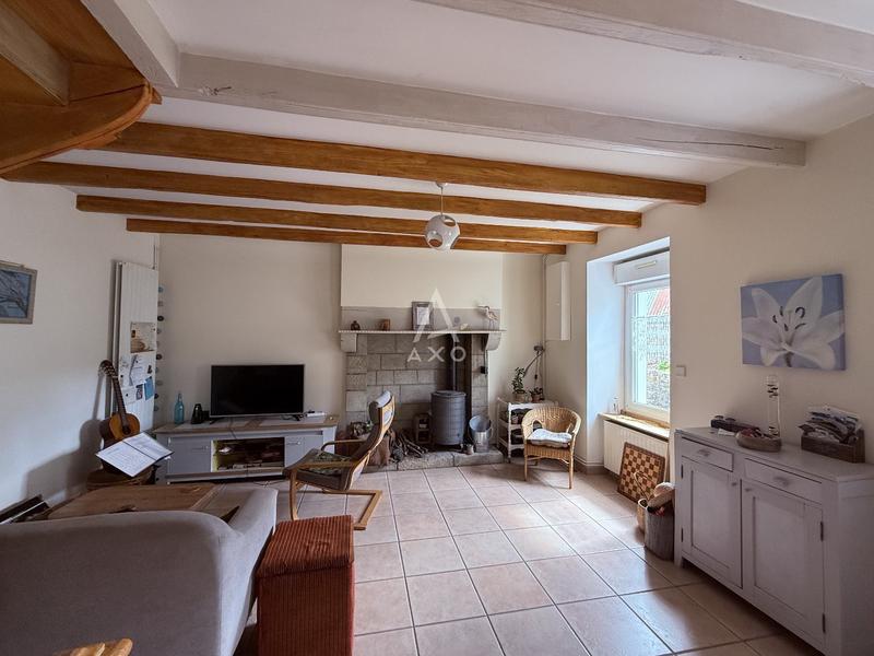 Maison - 210 m² - 9 pièces
