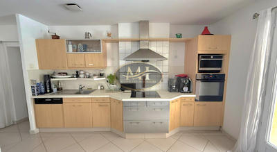 Maison - 180 m² - 4 pièces