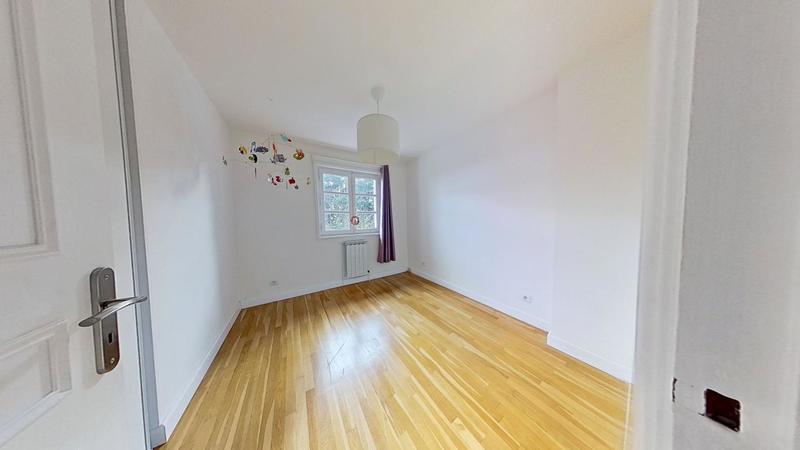 Maison - 214 m² - 5 pièces