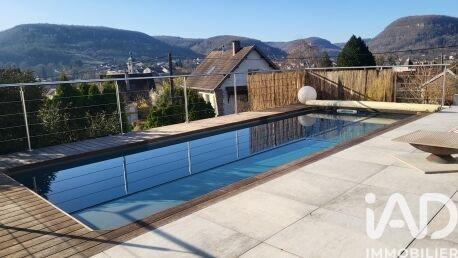 Maison - 292 m² - 10 pièces