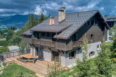 Châlet - 450 m² - 9 pièces