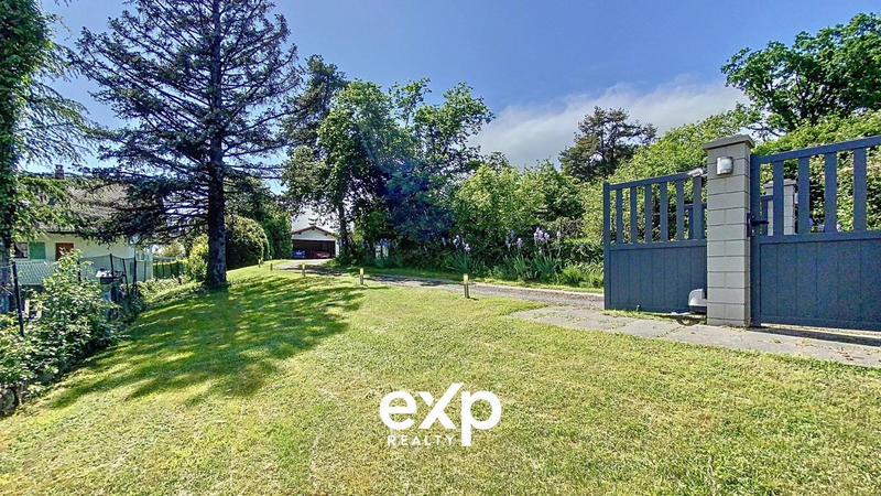 Maison - 219 m² - 9 pièces