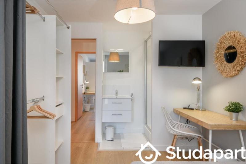 Chambre - 9 m² - 1 pièce