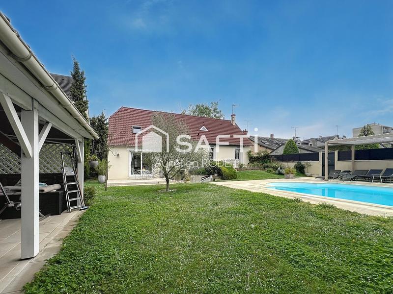 Maison - 153 m² - 9 pièces