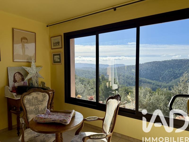 Maison - 300 m² - 8 pièces