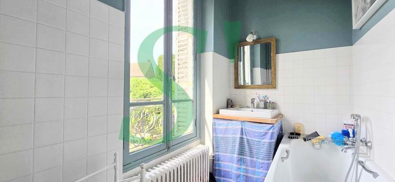 Maison bourgeoise - 200 m² - 8 pièces