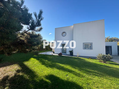 Maison - 142 m² - 6 pièces