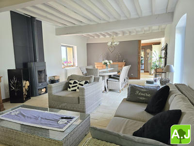 Maison - 180 m² - 8 pièces