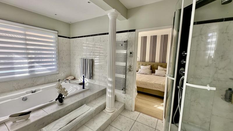 Villa - 205 m² - 6 pièces