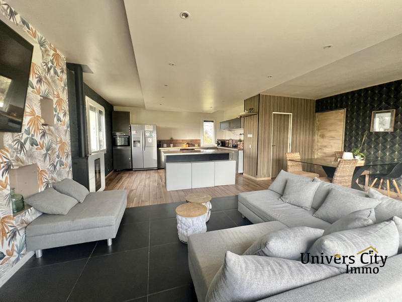 Maison - 94 m² - 5 pièces