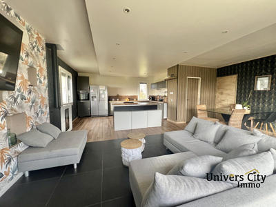 Maison - 94 m² - 5 pièces