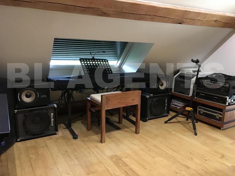 Maison - 248 m² - 8 pièces