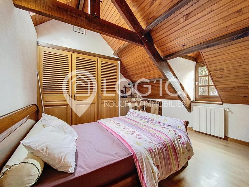 Maison - 220 m² - 8 pièces