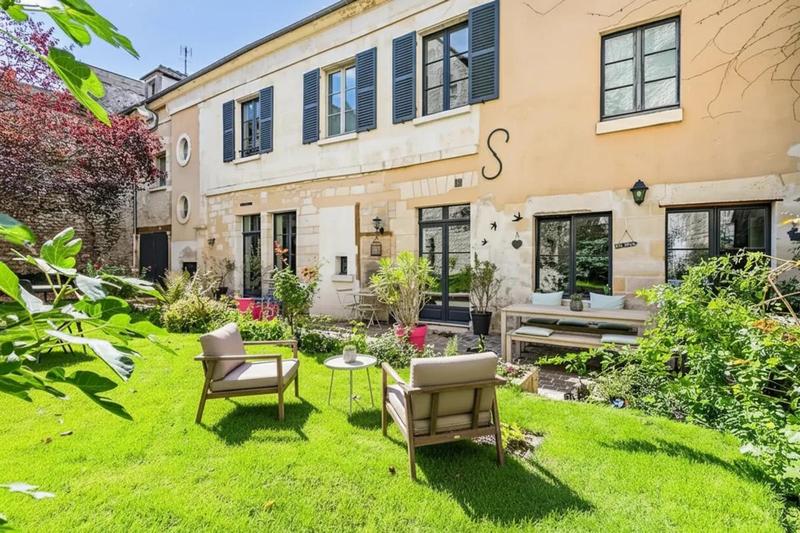 Demeure - 286 m² - 7 pièces