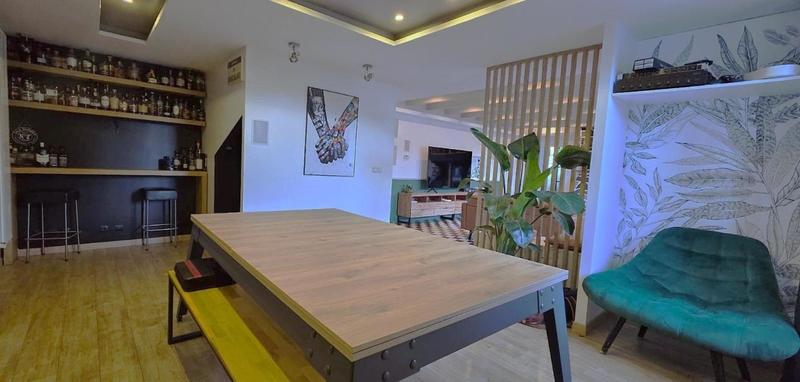 Maison - 178 m² - 8 pièces