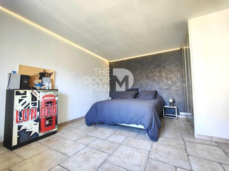 Propriété - 229 m² - 10 pièces