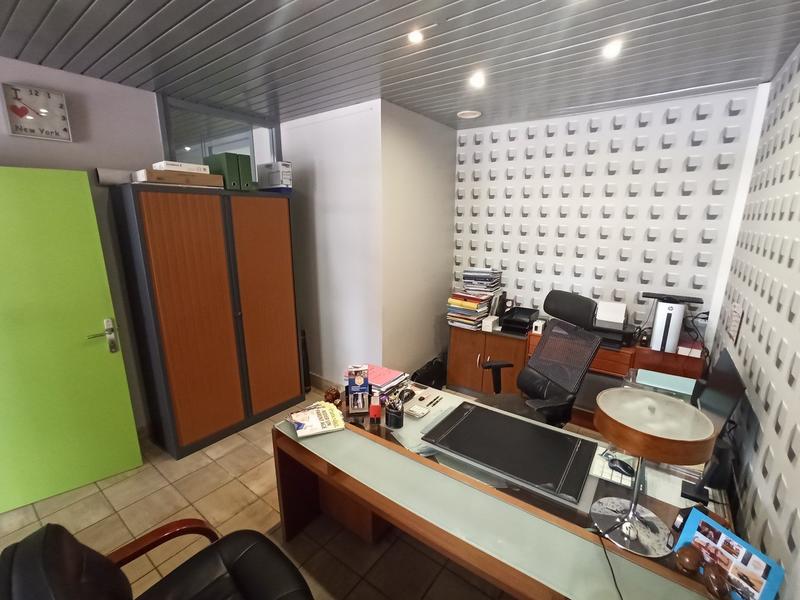 Bureau - 72 m²