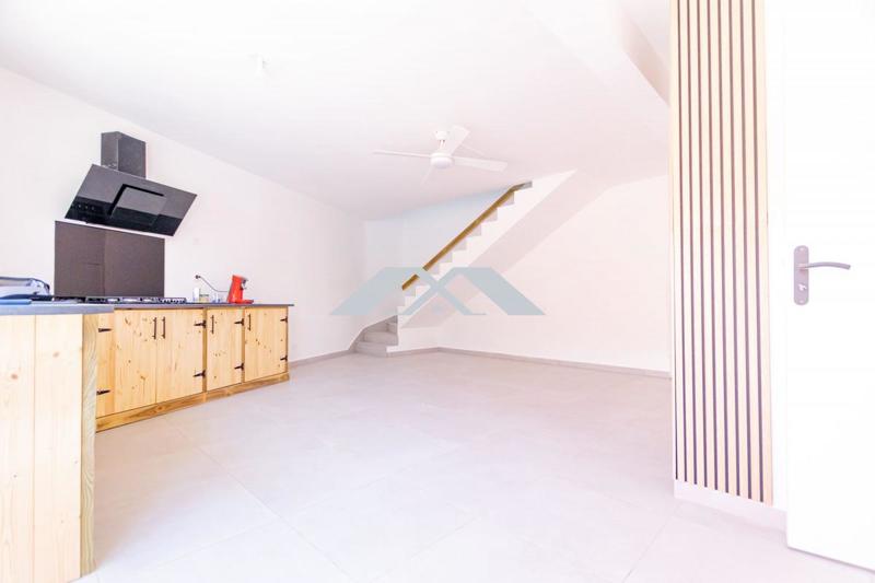 Maison jumelée - 86 m² - 4 pièces