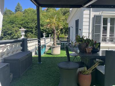 Appartement - 246 m² - 6 pièces