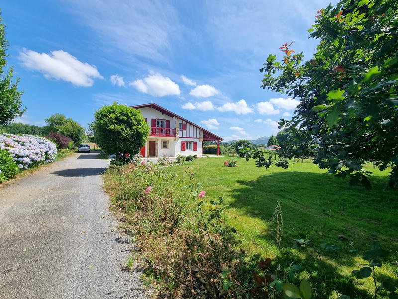 Propriété - 153 m² - 6 pièces