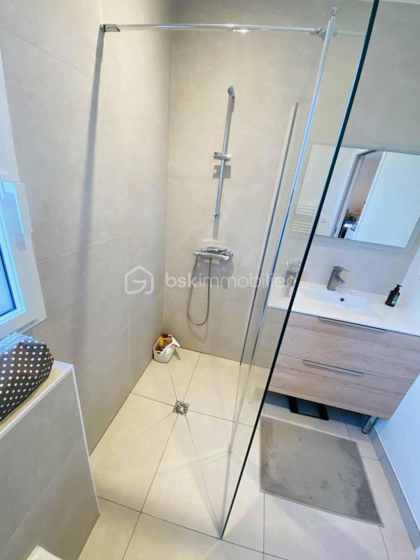 Maison traditionnelle - 137 m² - 5 pièces