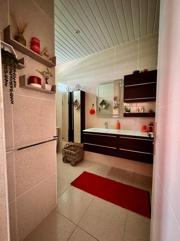 Maison - 229 m² - 6 pièces