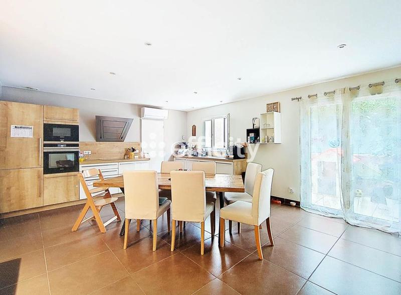 Maison - 102 m² - 4 pièces