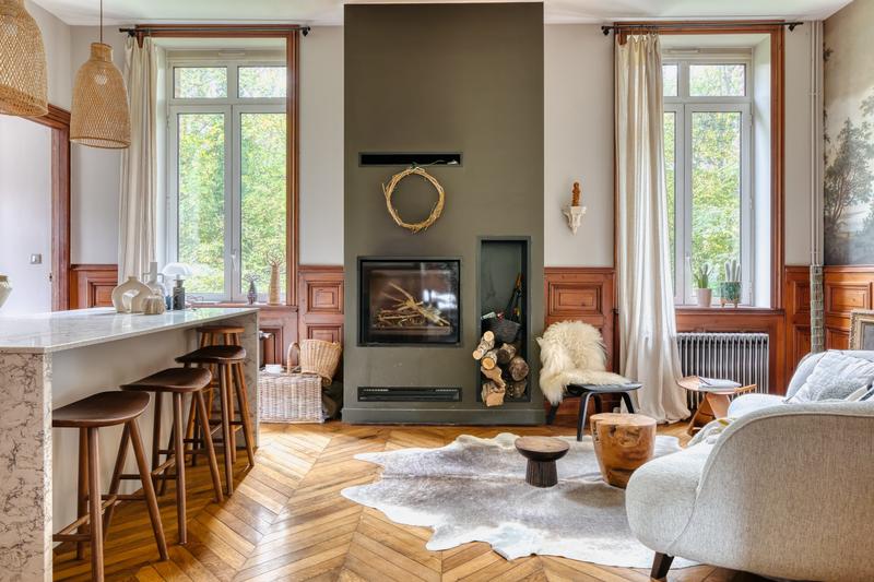 Maison - 313 m² - 13 pièces