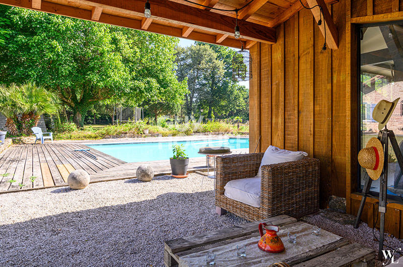 Maison - 220 m² - 5 pièces