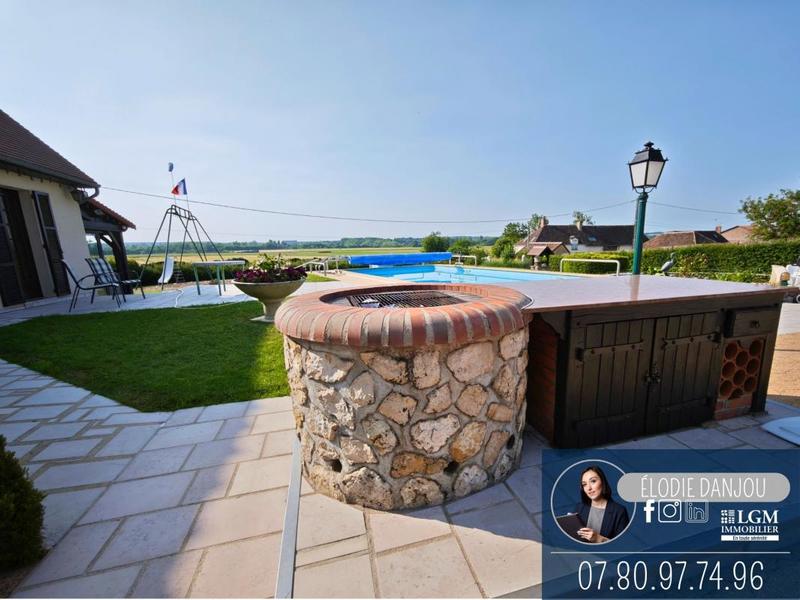 Maison - 160 m² - 5 pièces