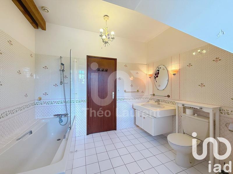 Maison - 200 m² - 7 pièces