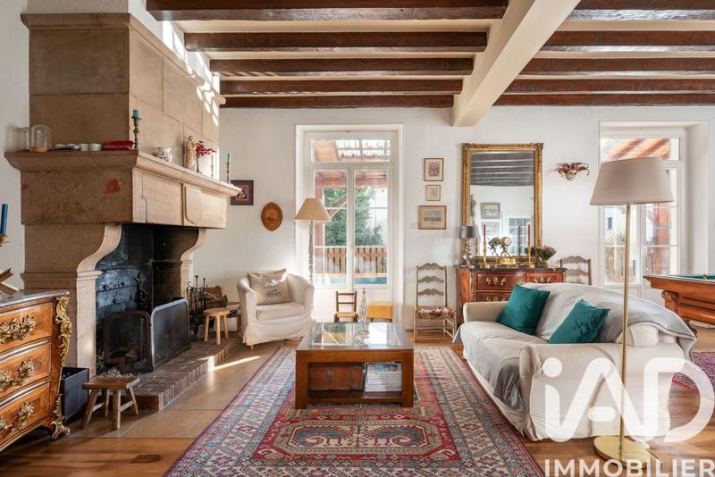 Maison - 275 m² - 8 pièces