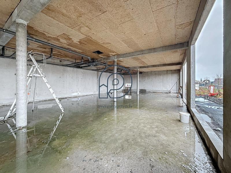 Local commercial - 384 m²