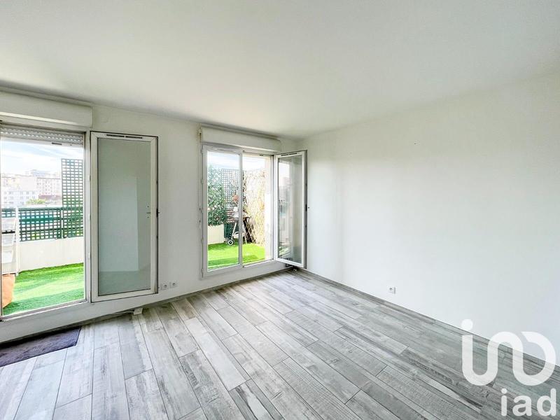 Studio - 30 m² - 1 pièce