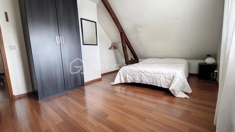 Maison - 225 m² - 9 pièces