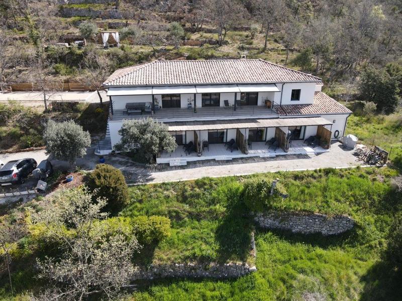 Villa - 232 m² - 8 pièces