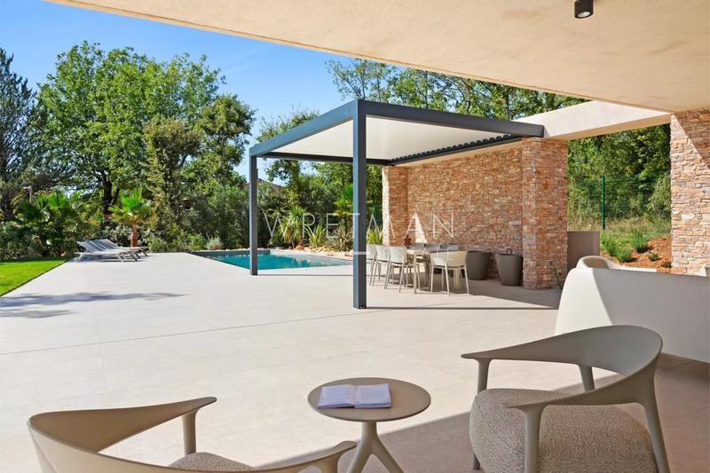 Villa - 240 m² - 5 pièces