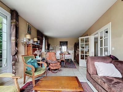 Maison - 151 m² - 7 pièces