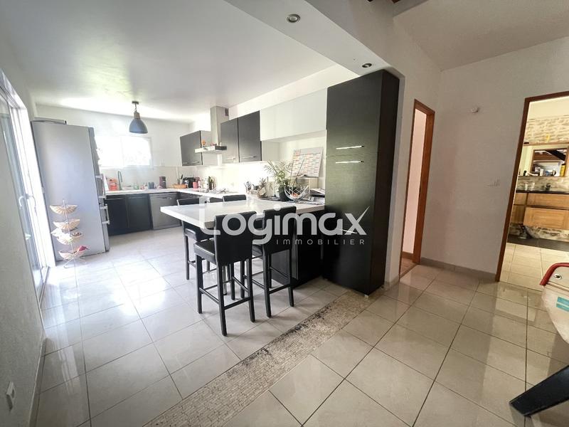 Maison - 200 m² - 5 pièces