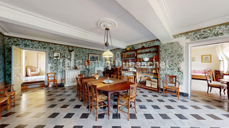 Maison - 466 m² - 17 pièces