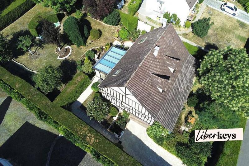 Maison - 215 m² - 8 pièces