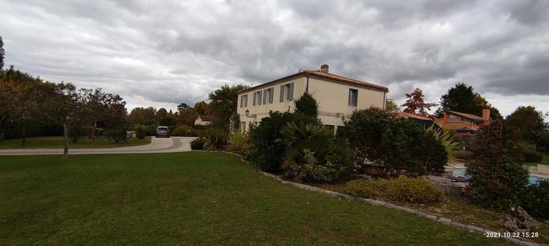 Maison - 300 m² - 9 pièces