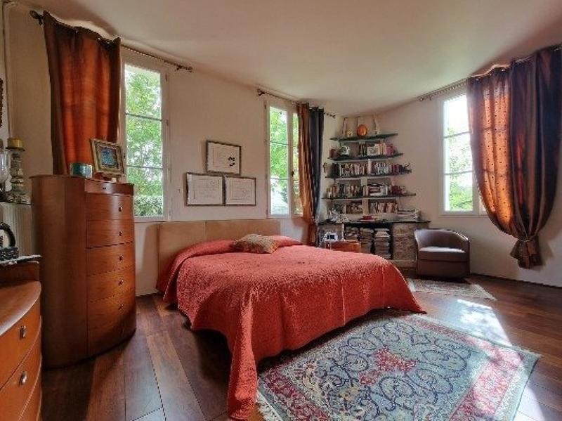 Maison - 484 m² - 12 pièces