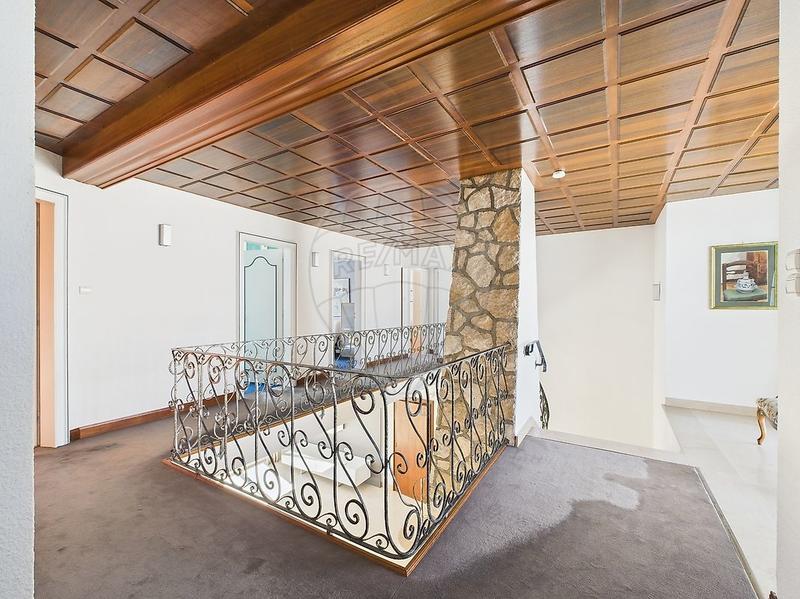 Maison - 280 m² - 10 pièces