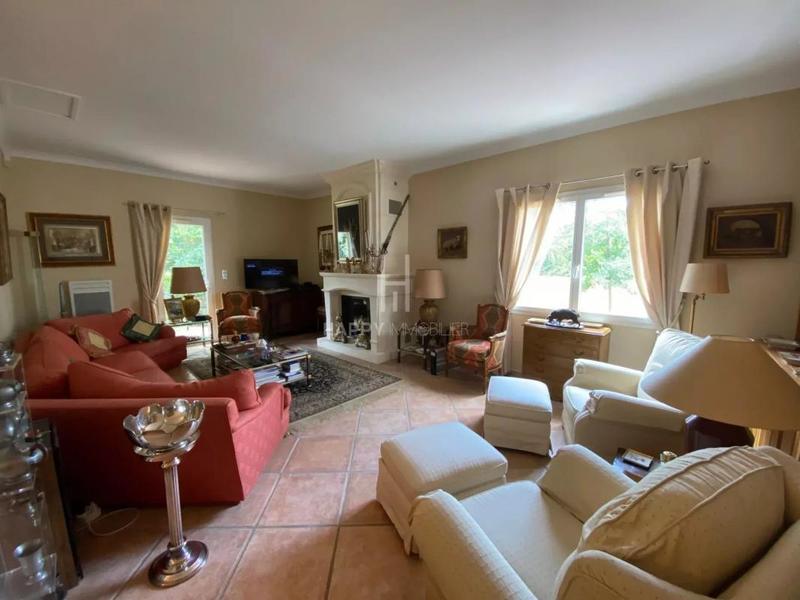 Propriété - 180 m² - 6 pièces