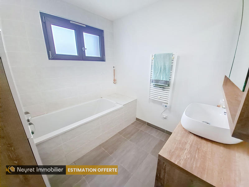 Maison - 257 m² - 8 pièces