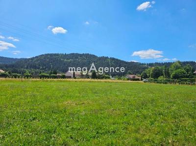 Terrain constructible - 1 949 m²